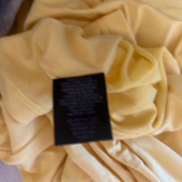NWOT Yellow International Concepts Sleeveless Blouse - Picture 9 of 9